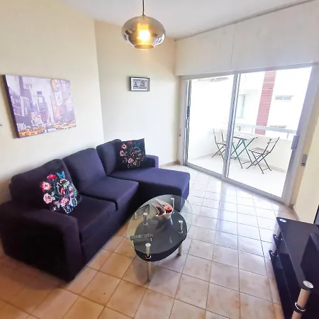 Flirty Flamingo Seaview Seafront Apartment