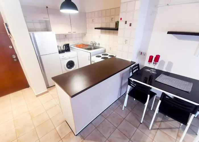 Flirty Flamingo Seaview Seafront *